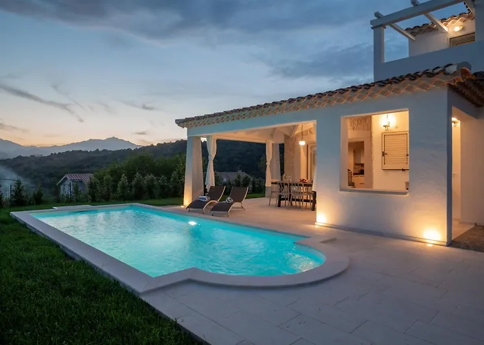 Ca' La Luna By Klodge *